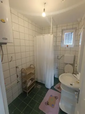 Kuća 100 m², Glušci, Bogatić, fotografija 9