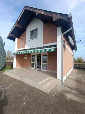 Kuća 100 m², Glušci, Bogatić, fotografija 1