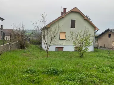 Kuća 208 m² + plac 629 m², Vladimirci, fotografija 2