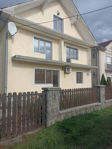 Kuća 276 m² + plac 373 m², Čavić, Šabac