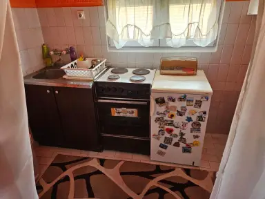Kuća 210 m² + plac 340 m² – Živinarnik, Šabac