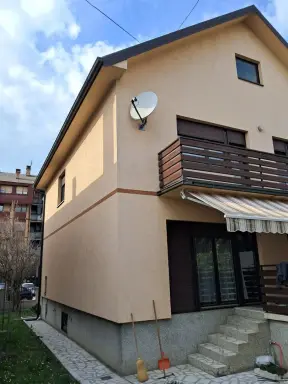 Kuća 282 m² + plac 312 m² – Trkalište, Šabac