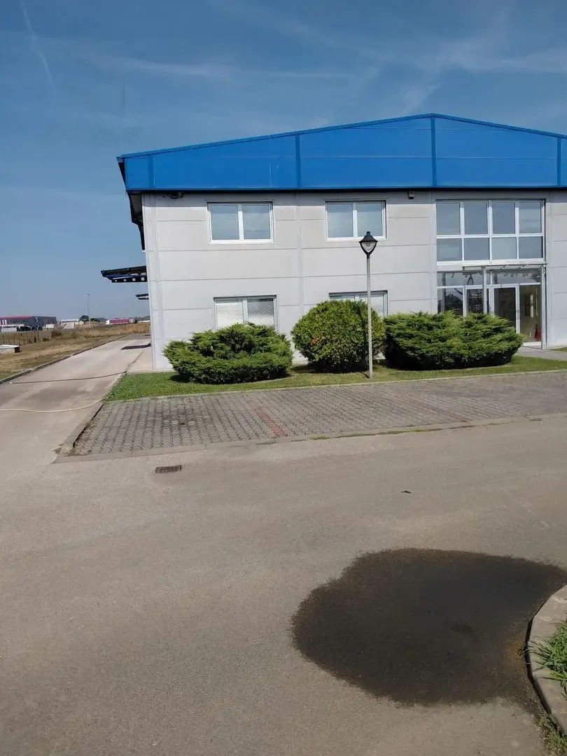 Poslovna zgrada 1480 m² – Majur, Šabac