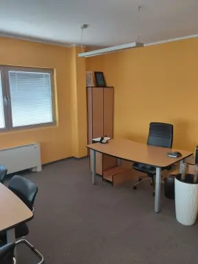 Poslovna zgrada 1480 m² – Majur, Šabac