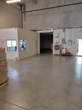 Poslovna zgrada 1480 m² – Majur, Šabac