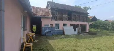 Stambeno-poslovni objekat, plac 1233 m² – Lipolist, Šabac