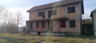 Dve kuće 274 m² + plac 12000 m² – Zablaće, Šabac