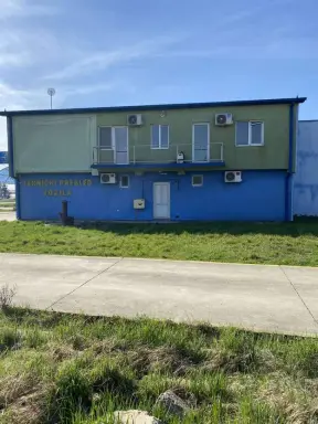 Poslovni objekat 212 m² + plac 1873 m² – Hrtkovci, Ruma