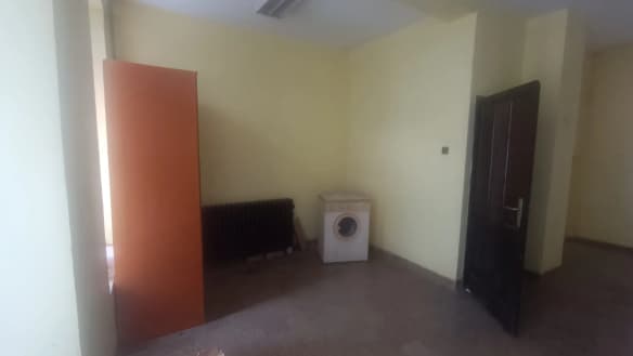 Dva lokala 30 + 32 m², Centar, Šabac