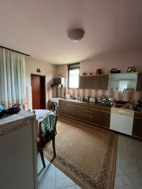 Kuća 222 m² + plac 1200 m² – Kasarske Livade, Šabac