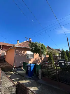 Dve kuće 335 m² + plac 420 m² – Kamenjak, Šabac