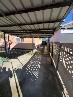 Dve kuće 335 m² + plac 420 m² – Kamenjak, Šabac