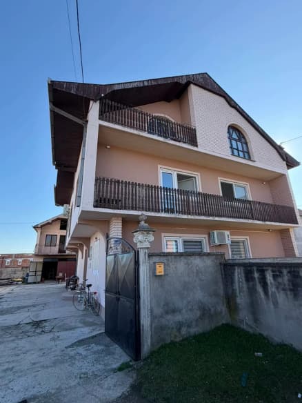 Kuća 220 m² + plac 1000 m², Pocerski Pričinović, Šabac
