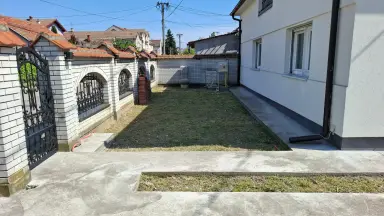Kuća 260 m² + plac 333 m² – Kamenjak, Šabac
