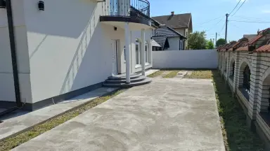 Kuća 260 m² + plac 333 m² – Kamenjak, Šabac