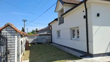 Kuća 260 m² + plac 333 m² – Kamenjak, Šabac