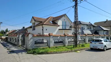 Kuća 260 m² + plac 333 m² – Kamenjak, Šabac