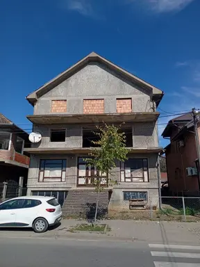 Kuća 699 m² – Trijangla, Šabac